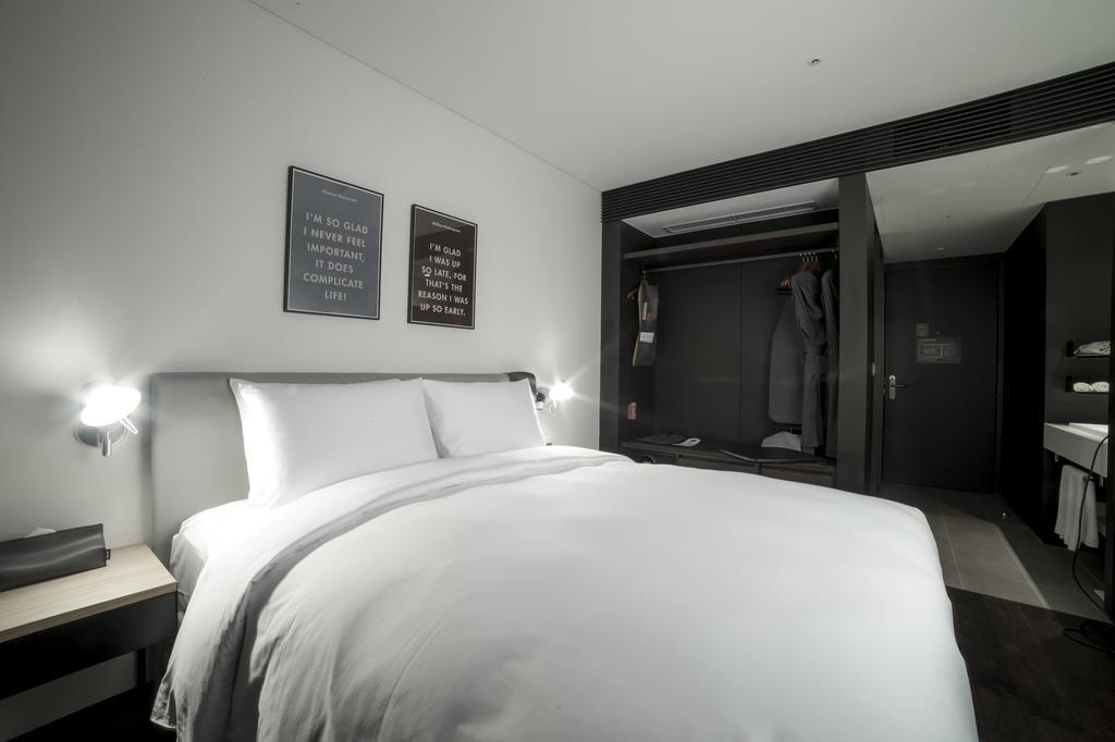 Glad Yeouido Hotel Seoul Exterior photo